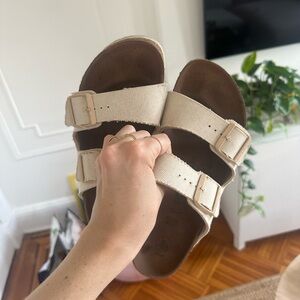 Canvas Birkenstocks Women’s 40 (9)